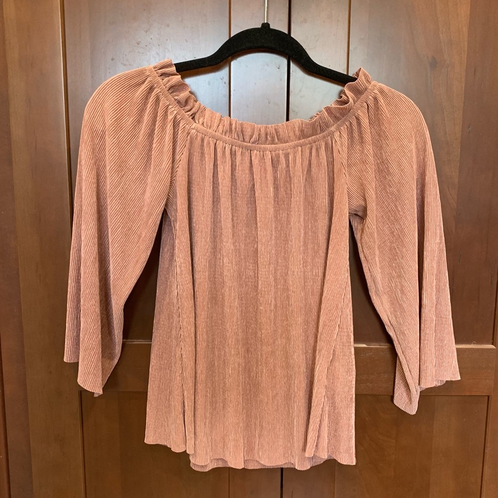 xs pink ruffle off shoulder or on shoulder top